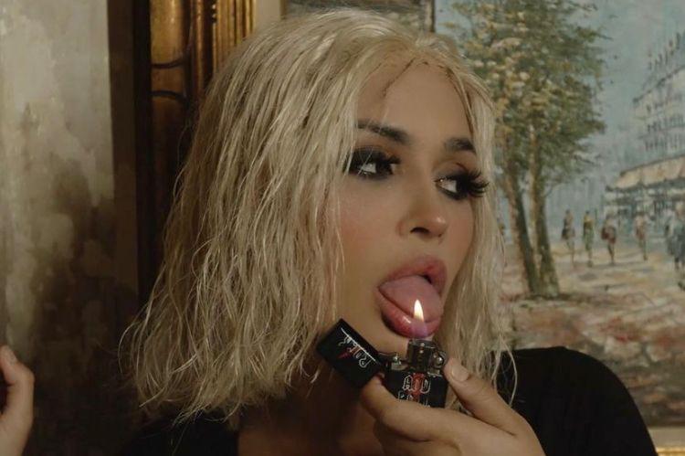 Em novo clipe, Flay revela fase após sofrer abuso sexual na infância: 'Mostra exatamente o caos que eu fiquei'