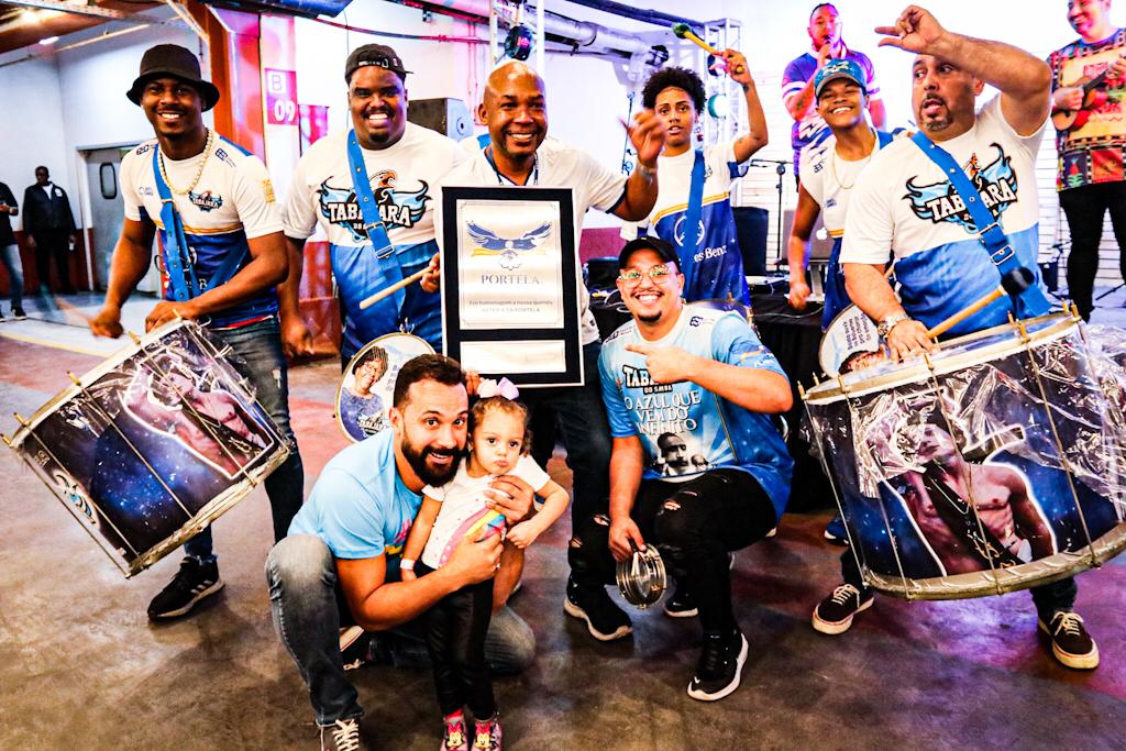 Por iniciativa da Subprefeitura da Zona Norte e do Shopping Madureira, bateria da Portela é homenageada