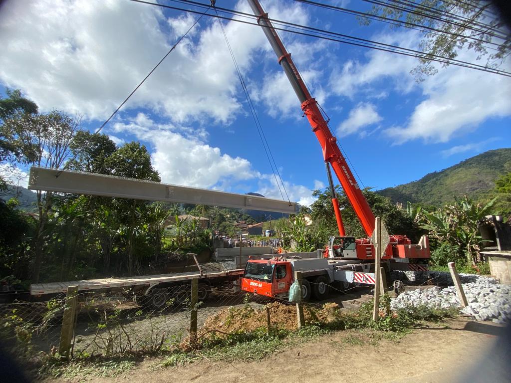 DER-RJ começa instalação de vigas de ponte na RJ-142 (Foto: Divulgação)