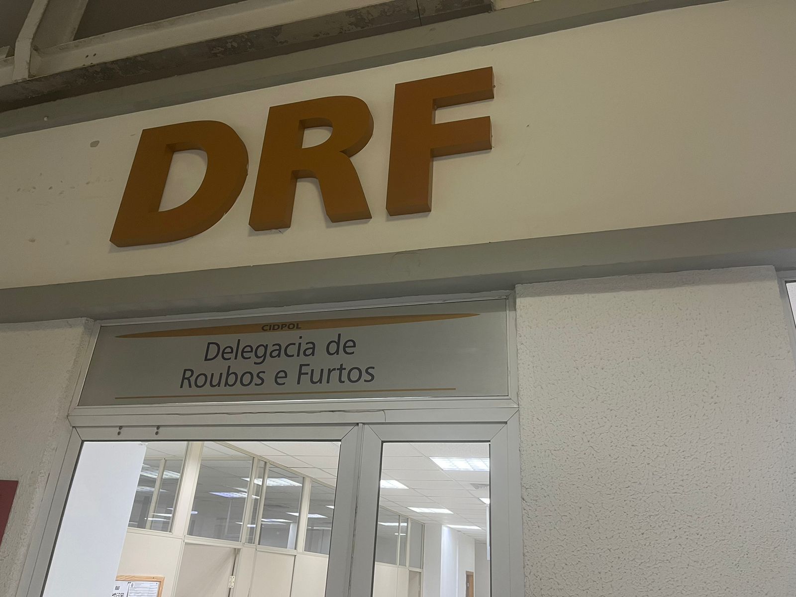 Delegacia de Roubos e Furtos