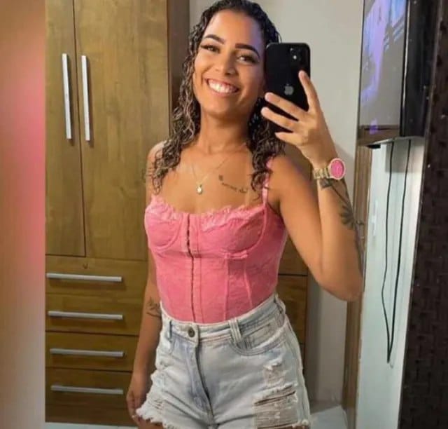 Maria Eduarda Nascimento, de 19 anos, foi morta à tiros no Complexo da Maré
