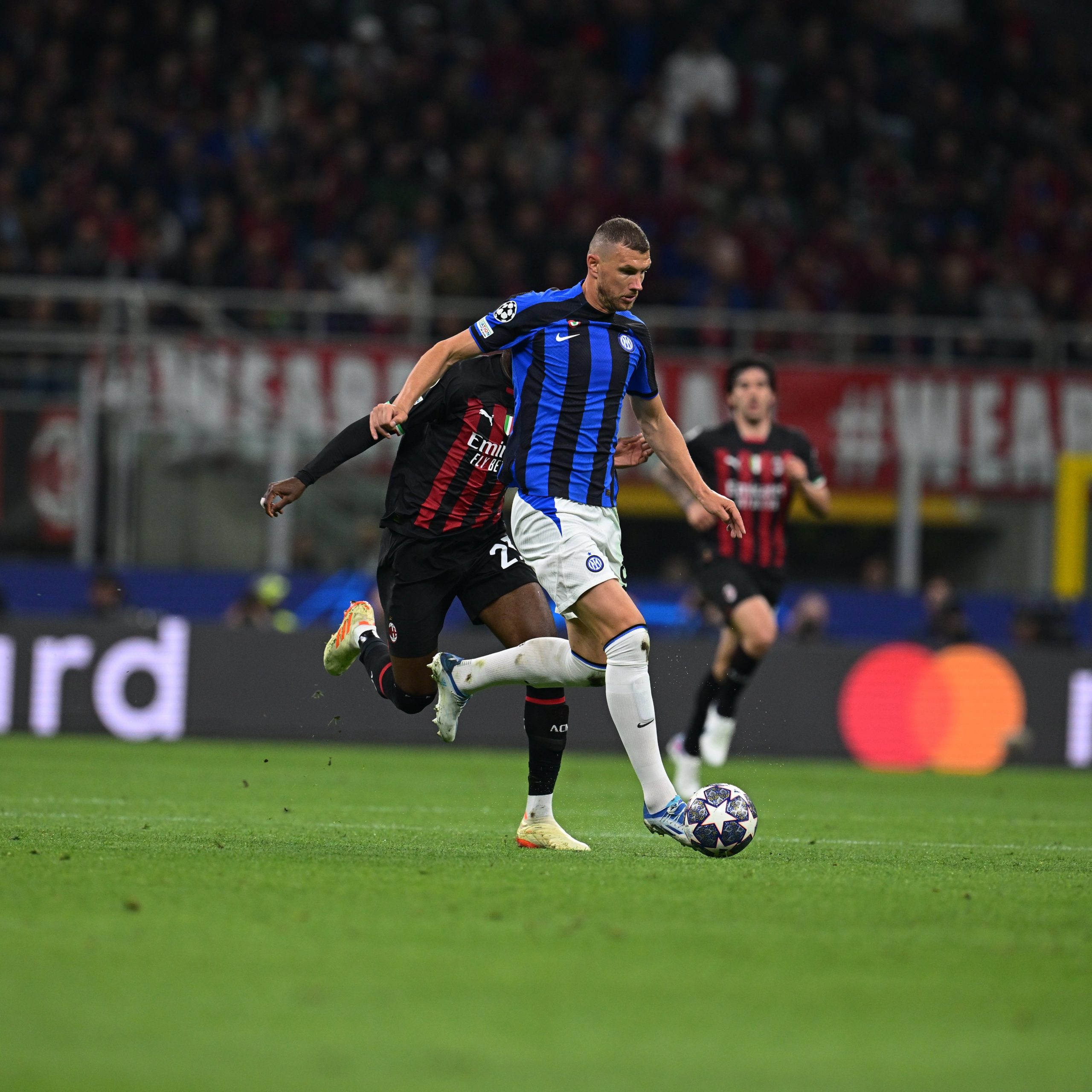 Inter sai na frente e abre vantagem contra o Milan na Champions