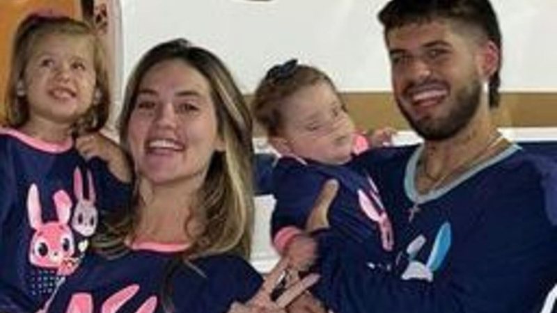 virginia-famVirginia Fonseca encanta seguidores ao combinar look com filhas e marido
