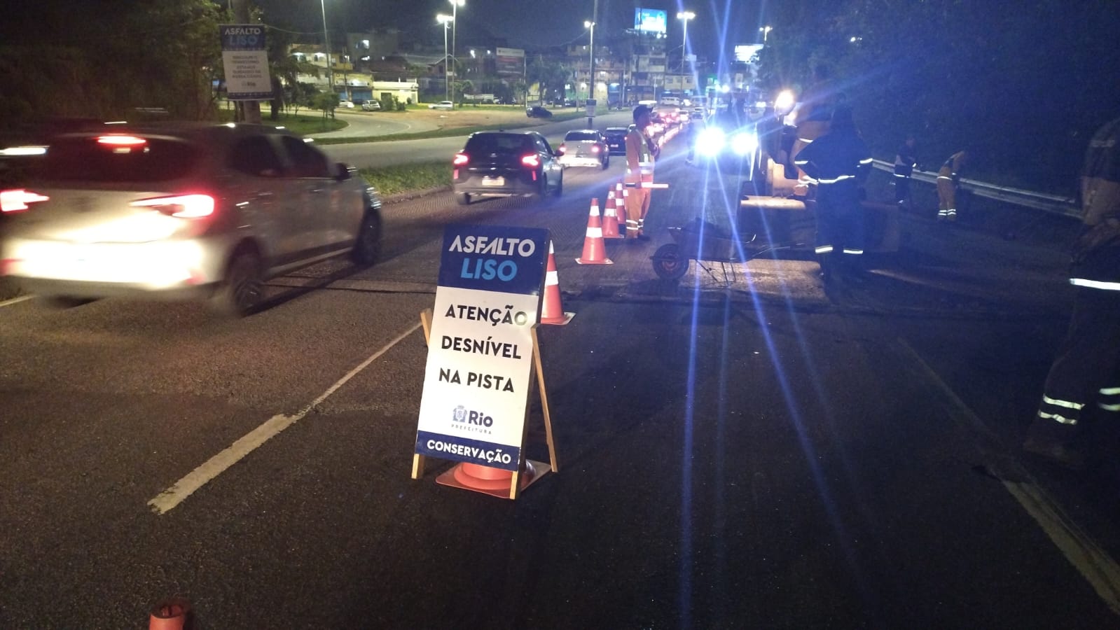 Programa Asfalto Liso chega à Avenida Ayrton Senna, na Zona Oeste do Rio (Foto: Divulgação/ Seconserva)