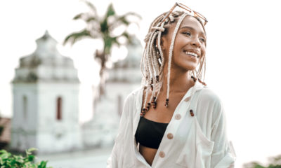 Becca Perret retorna ao lado dos filhos da Bahia em música sobre luta contra depressão (Foto: Felipe Thomaz/ Divulgação)