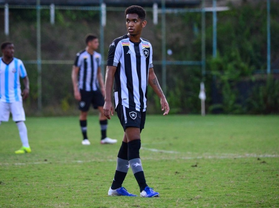 Guilherme Quintino sofre ato de racismo na Zara