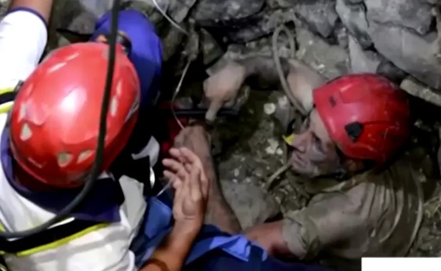 Cubano é resgatado após ficar 24 horas preso em poço