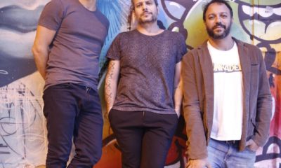 Trio instrumental Sunomono se apresenta em Copacabana, na Zona Sul do Rio (Foto: RAFAEL ALAN/ Divulgação)