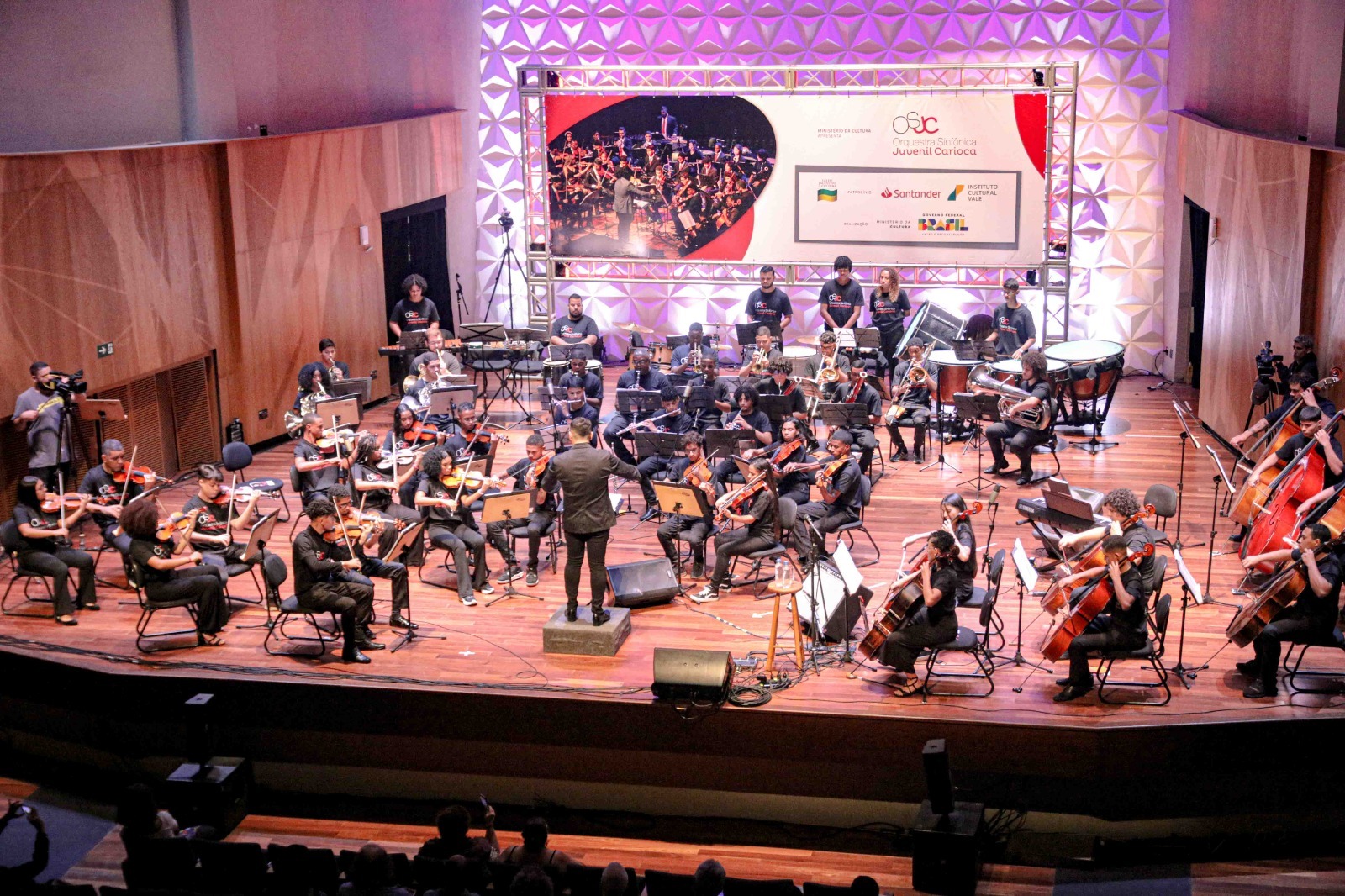 Teatro Imperator apresenta o espetáculo 'Epopeia Nordestina – uma história de amor e dor' (Foto: Divulgação)