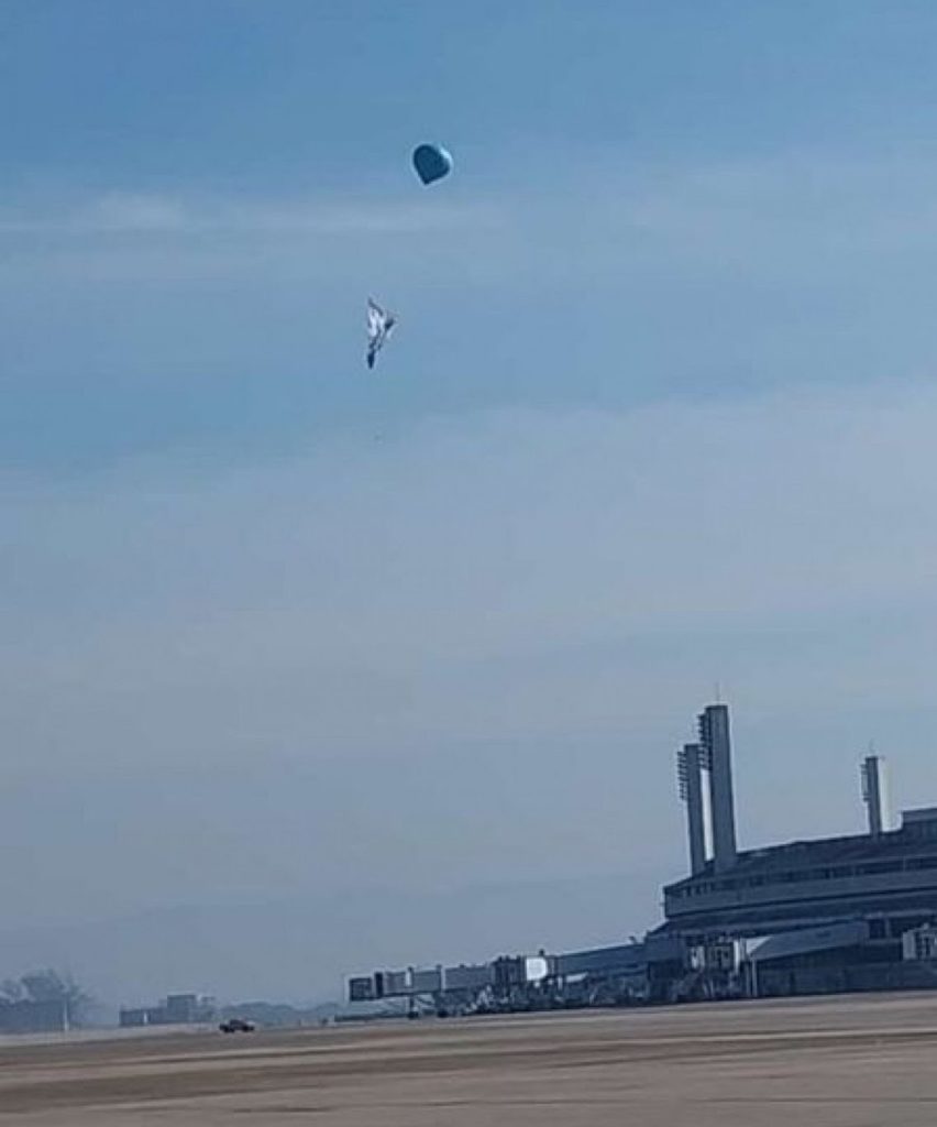 Balão cai em área do aeroporto Internacional Tom Jobim