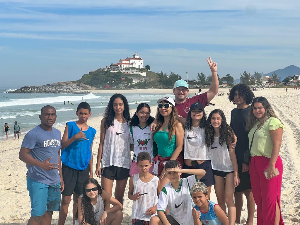 Projeto social Notas Azuis leva crianças de comunidades do Rio para Mundial de Surfe (Foto: Divulgação)