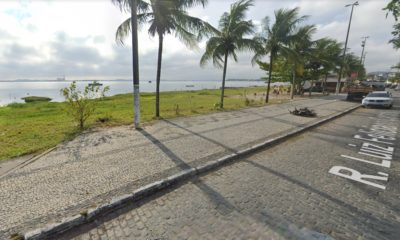 ONG Nossa Lagoa Viva realiza ato na praia do Siqueira, em Cabo Frio, na Região dos Lagos (Foto: Reprodução/ Google Maps)