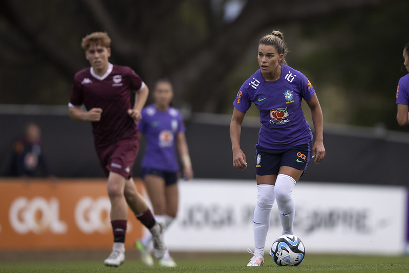 Futebol Feminino do Flu realiza jogo-treino com o Sub-14 masculino