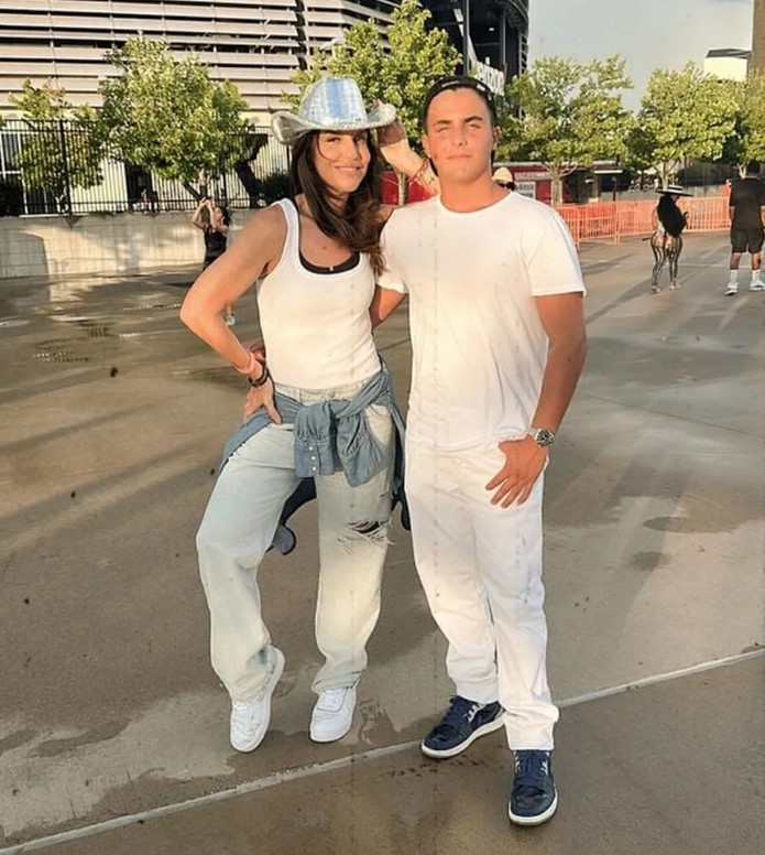 Ivete Sangalo e o filho no show de Beyoncé