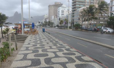 Nem frio e aviso de ressaca espantam turistas da Orla do Rio nesta sexta (Foto: Thalyson Martins/ Super Rádio Tupi)