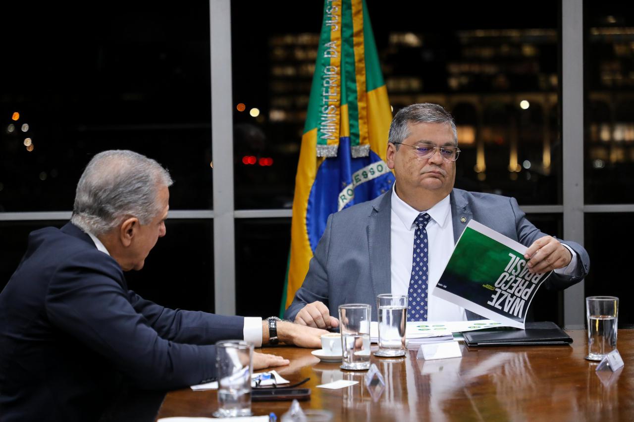 Deputado se reúne com Flávio Dino para discutir monitoramento de revenda de combustíveis através do 'Waze Preço Brasil' (Foto: Divulgação)