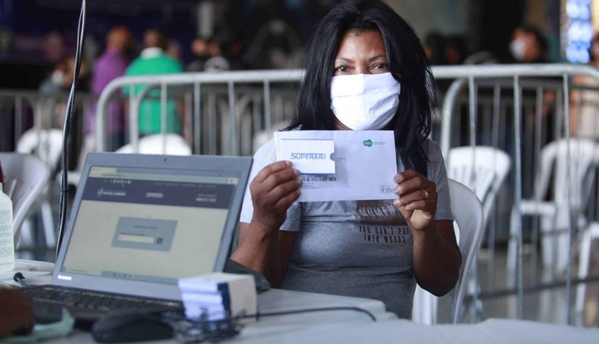 Castro sanciona Lei que decreta fim do Programa Supera RJ (Foto: Divulgação/ Governo do Estado do Rio)