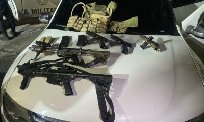 Polícia Militar apreeende arsenal da milícia na Zona Oeste do Rio