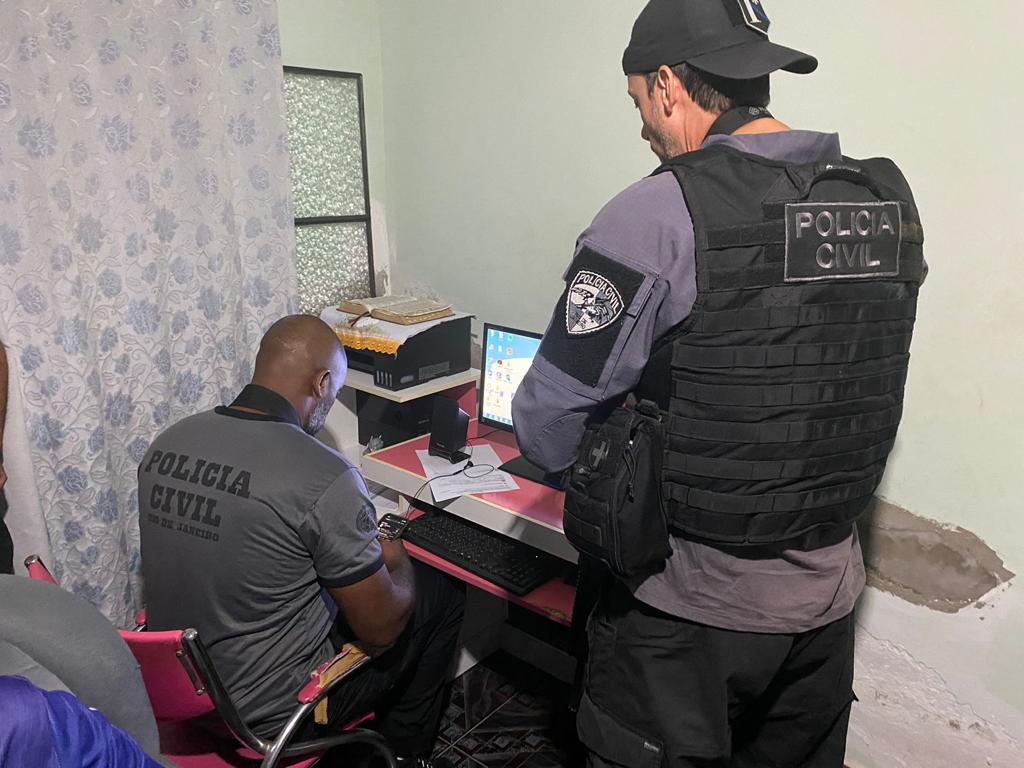 ADOLESCENTE FOI APREENDIDO EM CASA, NO BAIRRO DE cOSMOS