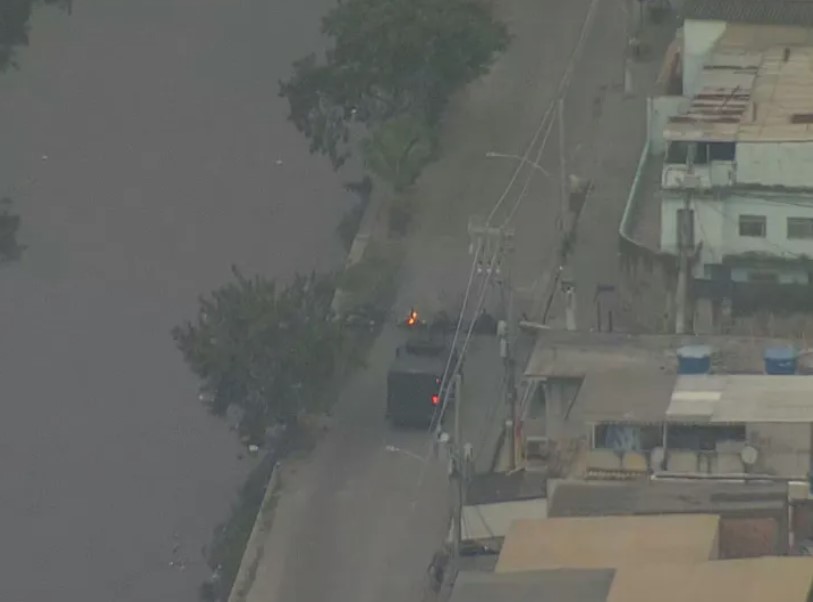 Polícia Militar faz operação na Cidade de Deus