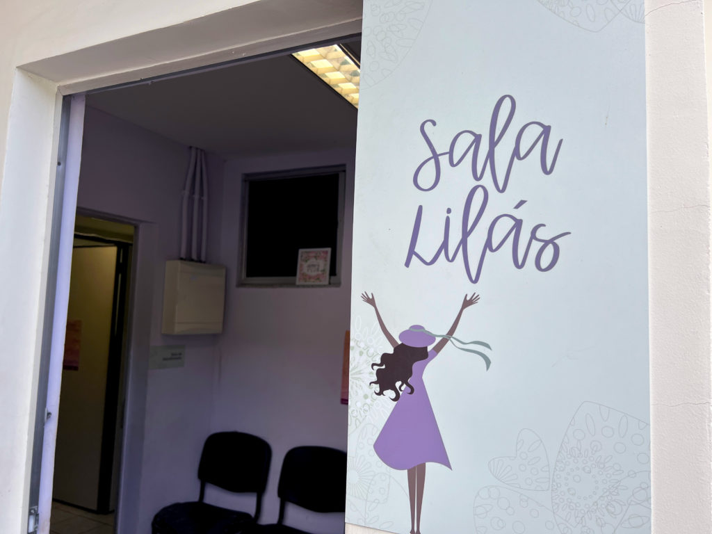 Sala Lilás: serviço acolhe mulheres vítimas de violência doméstica e familiar