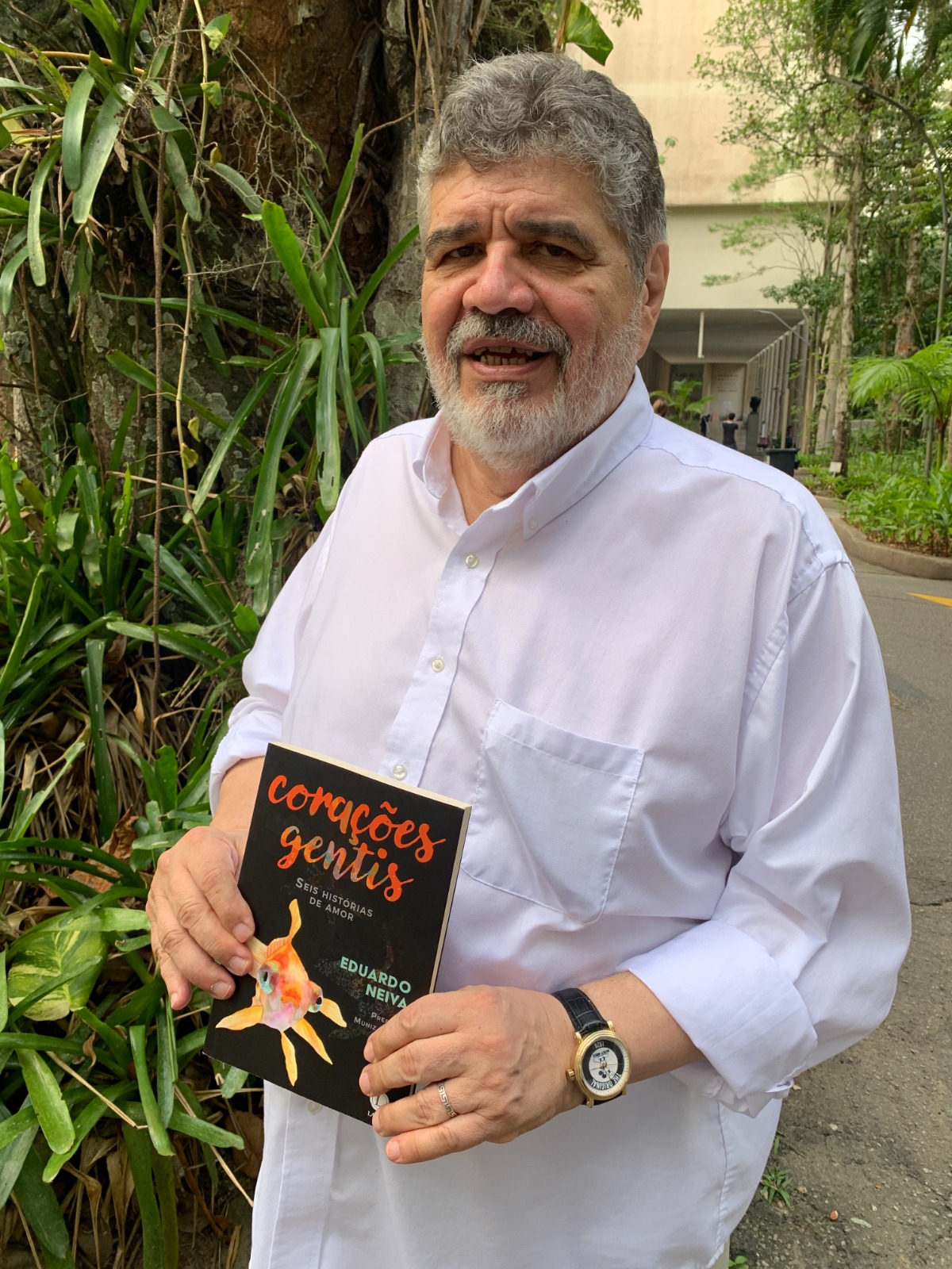 Eduardo Neiva lança 'Corações Gentis: 6 histórias de amor', pela Editora Lacre (Foto: Divulgação)