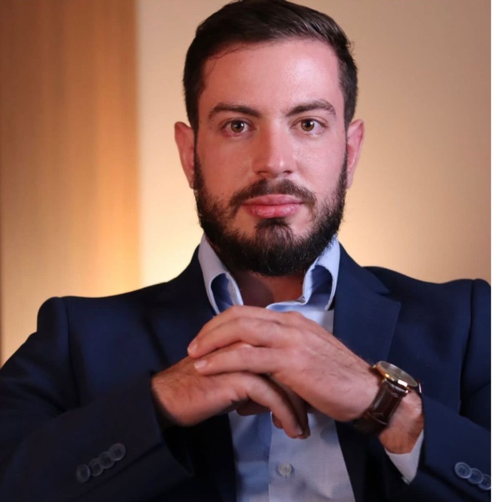 advogado especialista em direito empresarial Vinícius Morais Prado, do escritório Morais Prado Advocacia