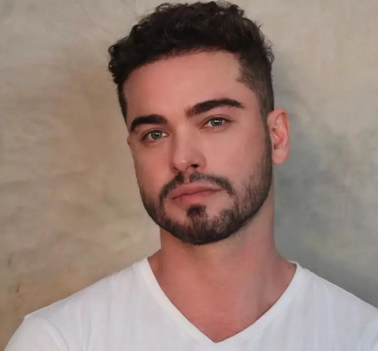 Ator Sidney Sampaio destrói quarto de apartamento e se joga pela janela (Foto: Reprodução/ Instagram)