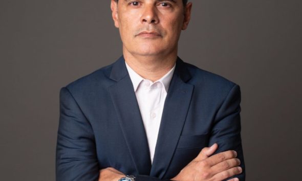 Especialista faz alerta após nova 'moda' de atirar objetos a artistas em palco (Foto: Divulgação)