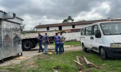 Prefeitura remove estruturas irregulares em ação em Jacarepaguá