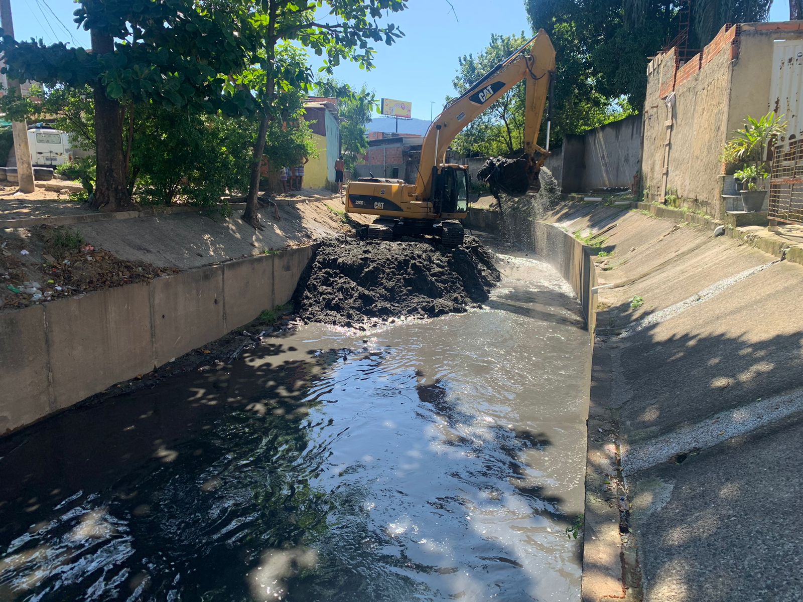 Prefeitura do Rio retira mais de 18 mil toneladas de resíduos de rios da região de Realengo