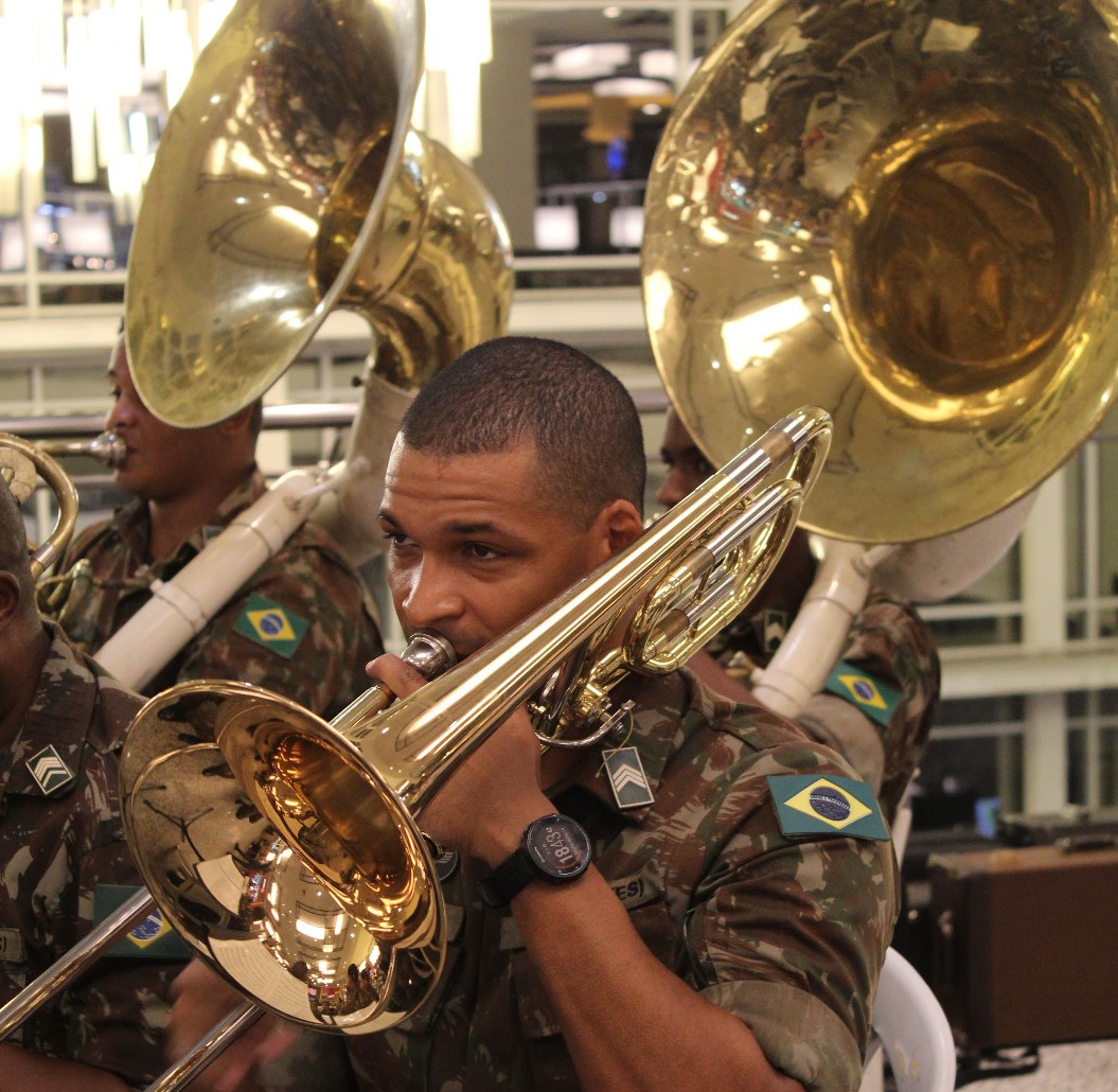 Banda Marcial do Exercito Brasileiro se apresenta no Bangu Shopping, na Zona Oeste do Rio (Foto: Divulgação)
