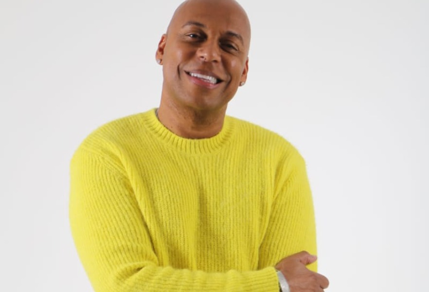 Délcio Luiz comemora 35 anos e grava audiovisual na quadra da Portela (Foto: Divulgação)