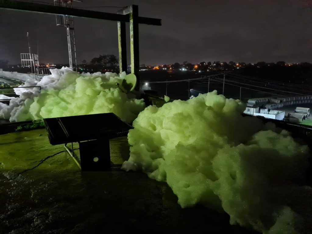 Água contaminada na Estação de Tratamento de Água (ETA) Guandu