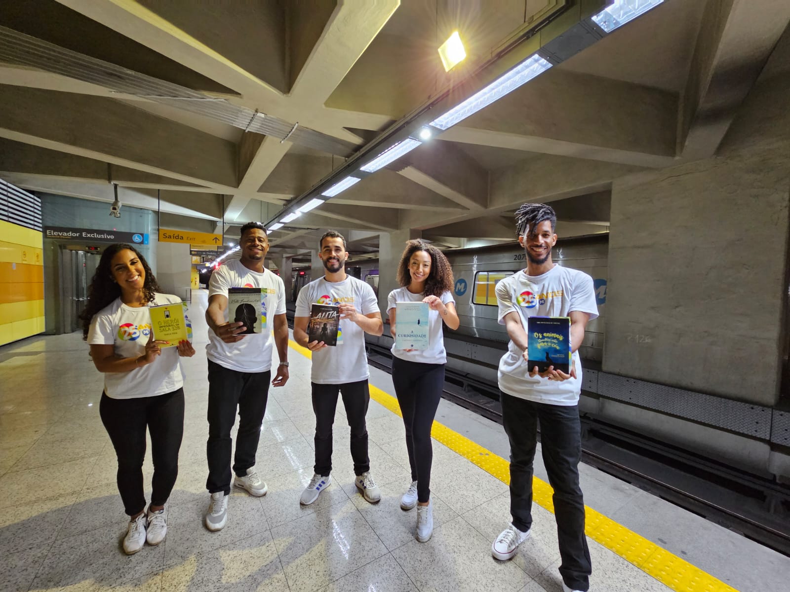 Bienal do Livro Rio e MetrôRio distribuem 2 mil livros na 3ª edição de ‘Embarque na Leitura’