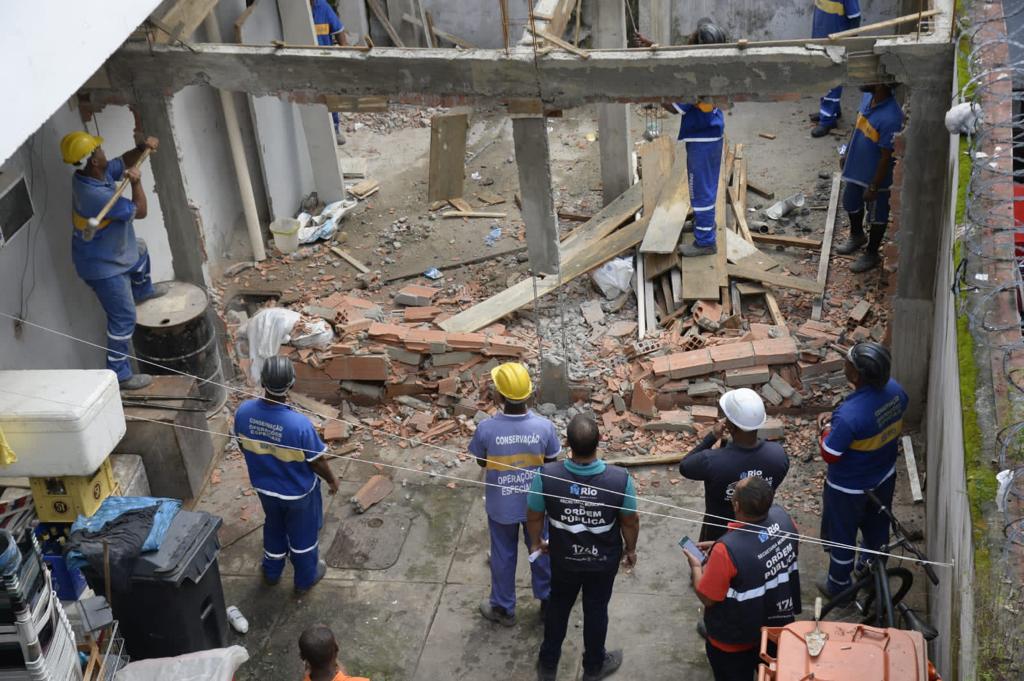 Apartamento construído em área de lazer de prédio no Leblon é demolido