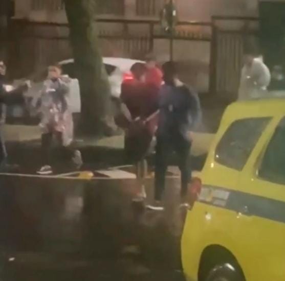 Namorado de Jenifer Carvalho, é espancado por traficantes após matar a jovem