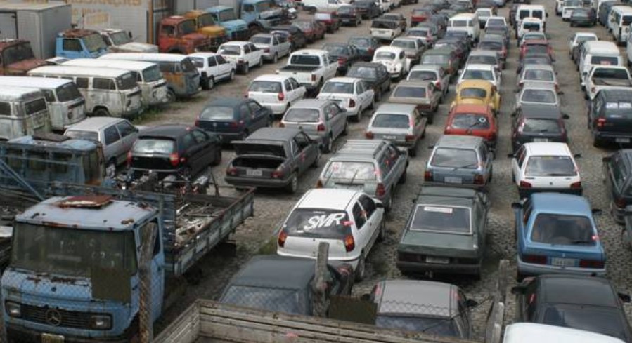 Decreto institui força-tarefa estadual, coordenada pelo Detran.RJ, para fiscalizar empresas de desmontagem de veículos