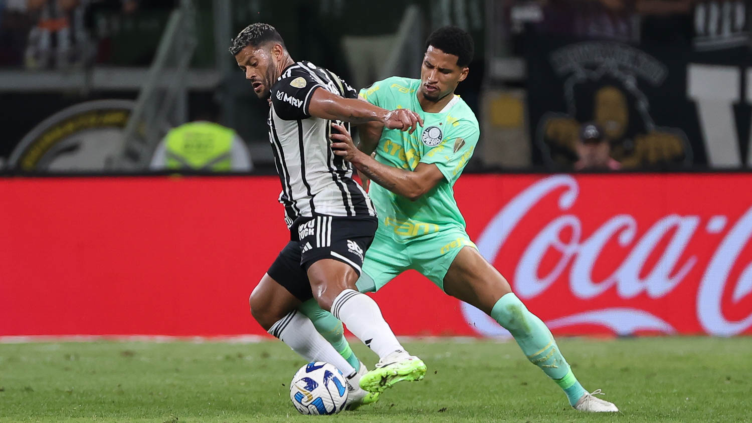 Bolívar vence o Athletico por 3 a 1 de virada no jogo de ida das oitavas de  final da Libertadores