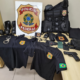 materiais apreendidos com falso policial federal em Niterói