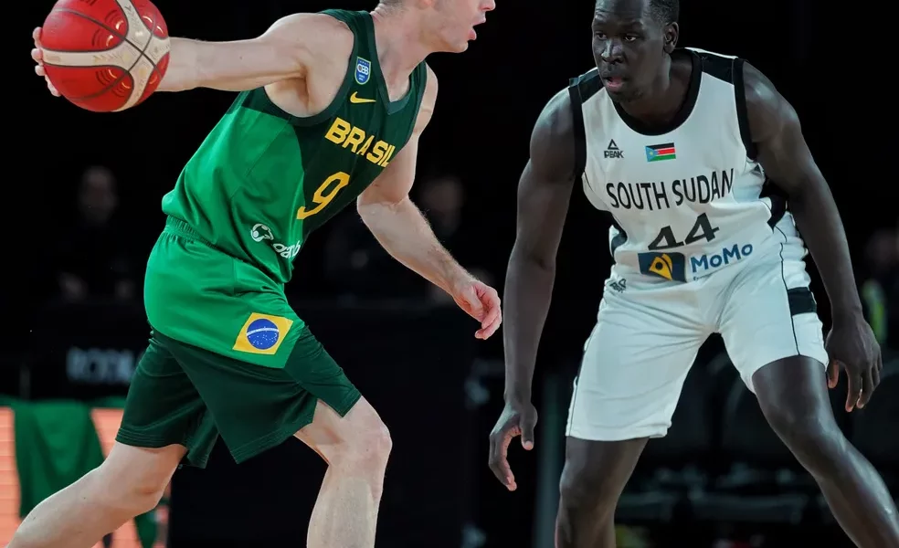 De olho no Mundial, seleção masculina de basquete bate a Argentina em  amistoso