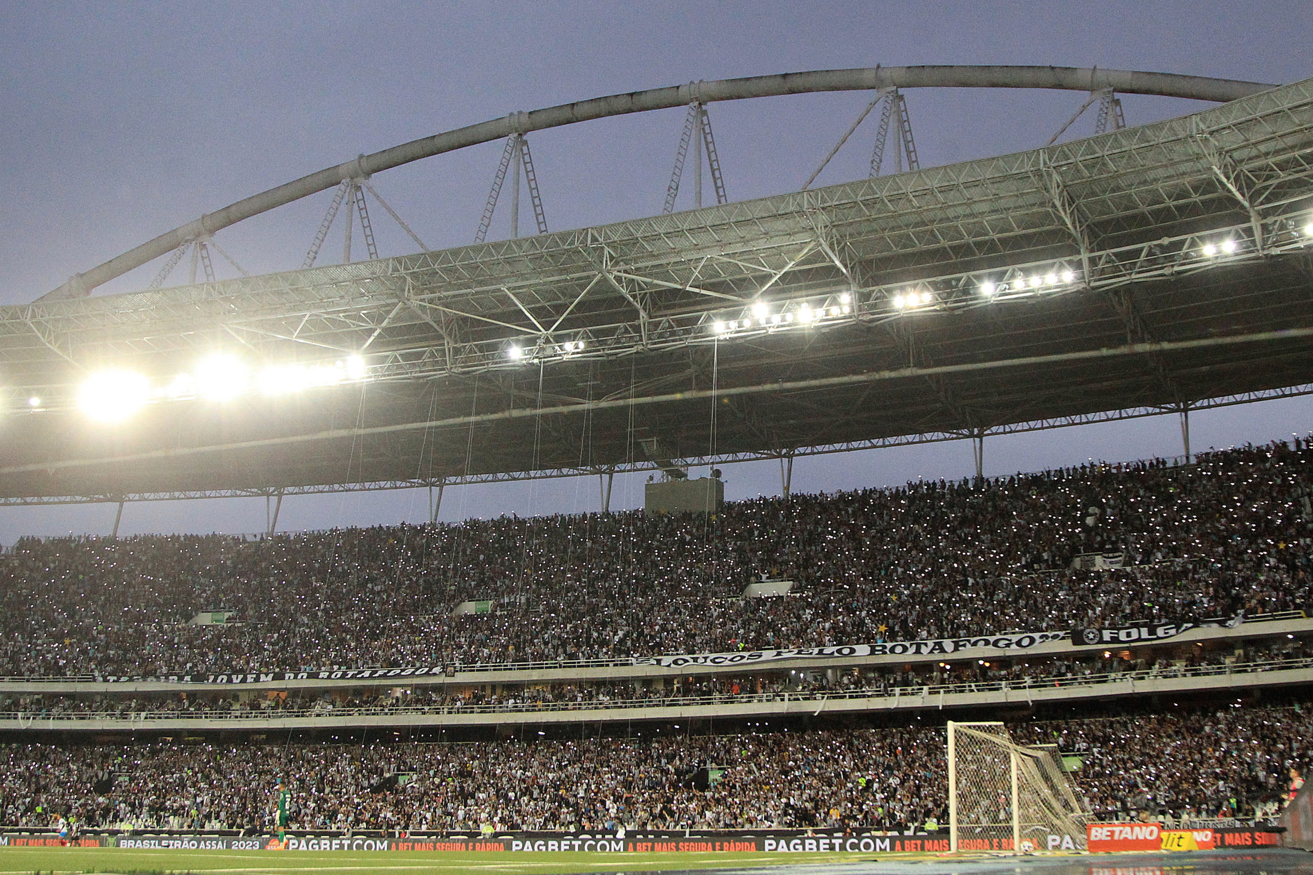 Em nota, Botafogo afirma querer jogar contra o Fortaleza na terça-feira -  Lance!