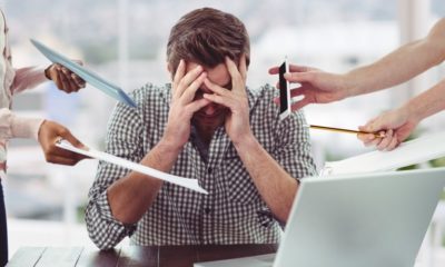 3 em cada 10 profissionais sofrem de sintomas emocionais no ambiente corporativo