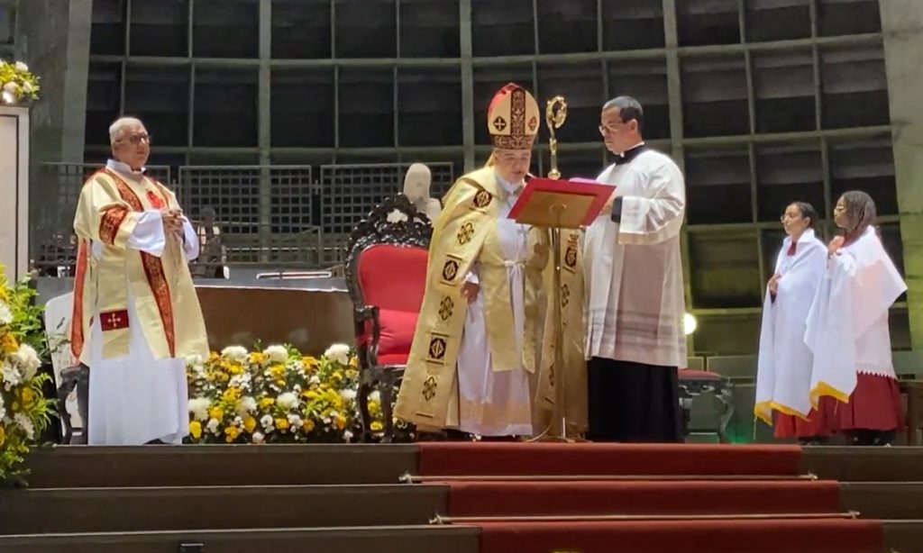 Catedral Metropolitana do Rio realiza casamento comunitário para mais de 200 casais 