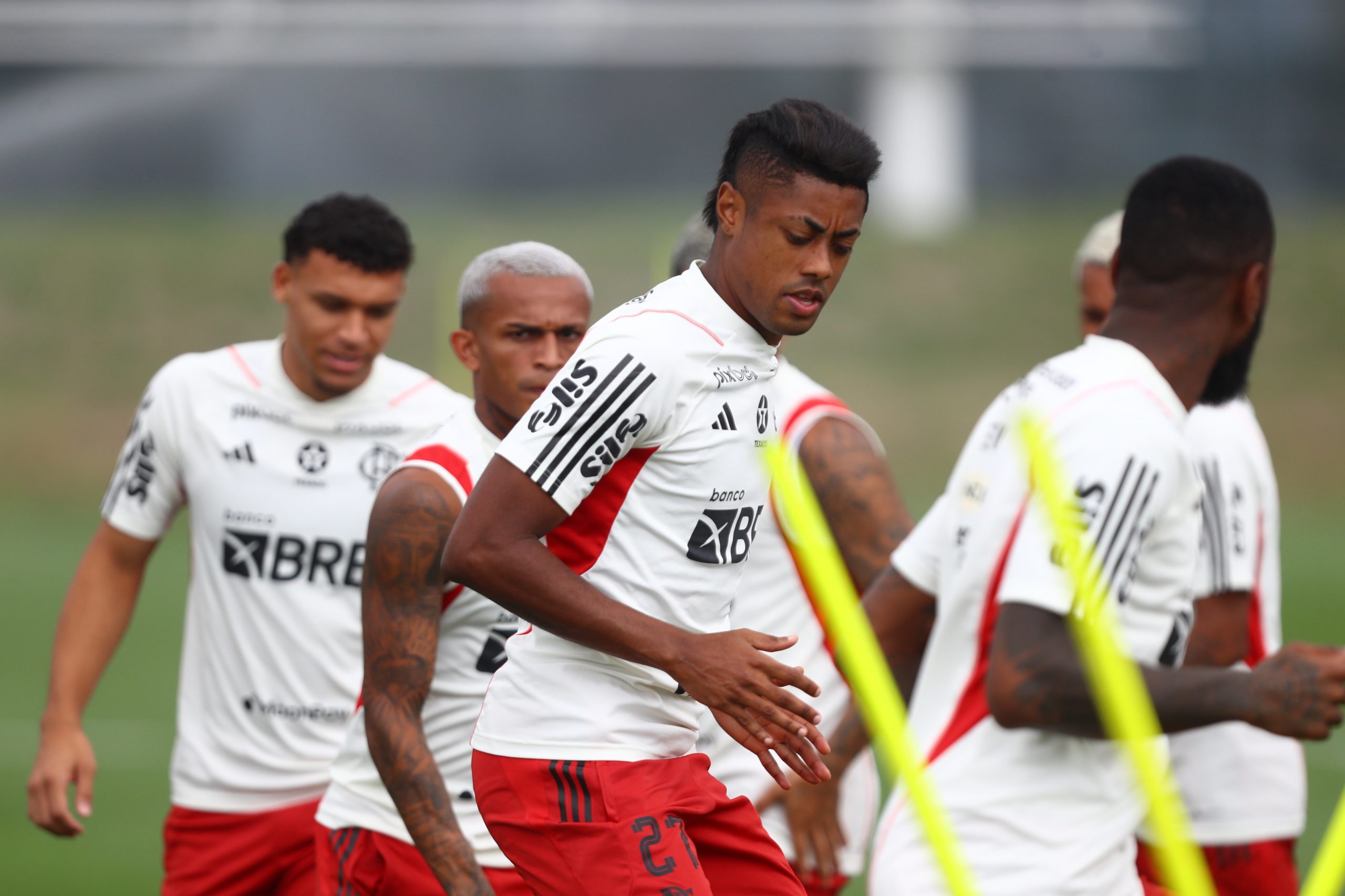 Lateral que é titular e destaque do Flamengo foi desperdiçado pelo