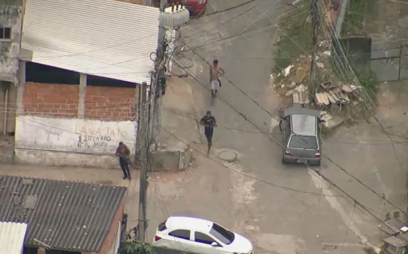 Guerra entre traficantes e milicianos na Praça Seca