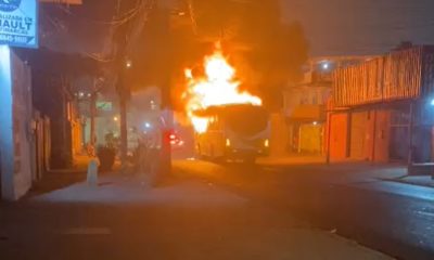 Ônibus incendiado por criminosos na Zona Norte