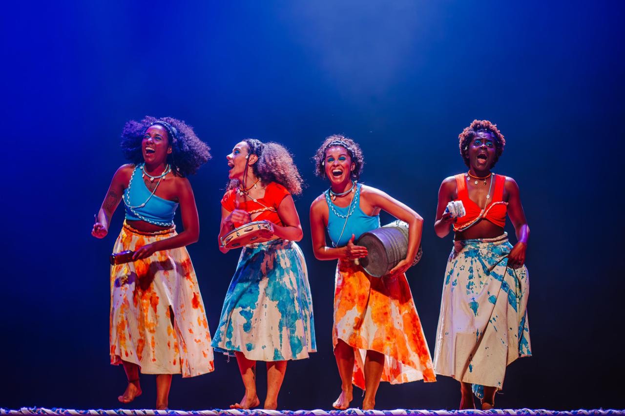 Escola Técnica Estadual de Teatro Martins Pena conquista prêmios no Maior Festival de Teatro Universitário do Brasil