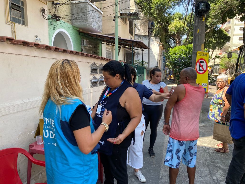 'Sub na sua Porta' vacina moradores da Tijuca após aumento de casos de Covid 