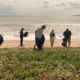 Clean Up The World: Aretê participa de mutirão de limpeza na Praia Rosa (Foto: Divulgação)